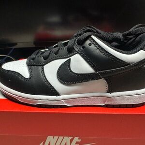 Nike Dunk Low Little Kids' Shoes in Black and White Sneakers